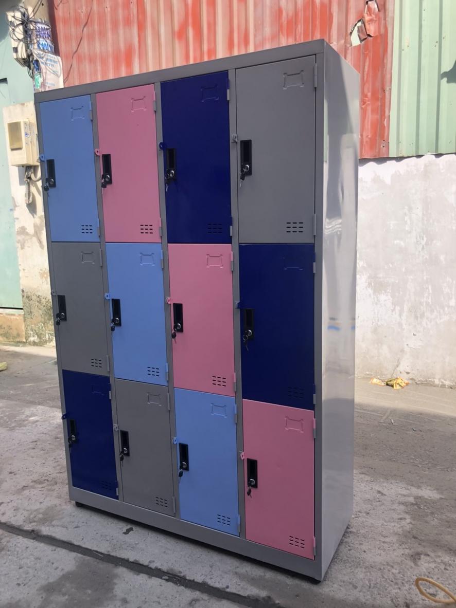 Hình ảnh chính của Tủ locker 12 ngăn 4 khoang 12C4K với thiết kế hiện đại và sang trọng.
