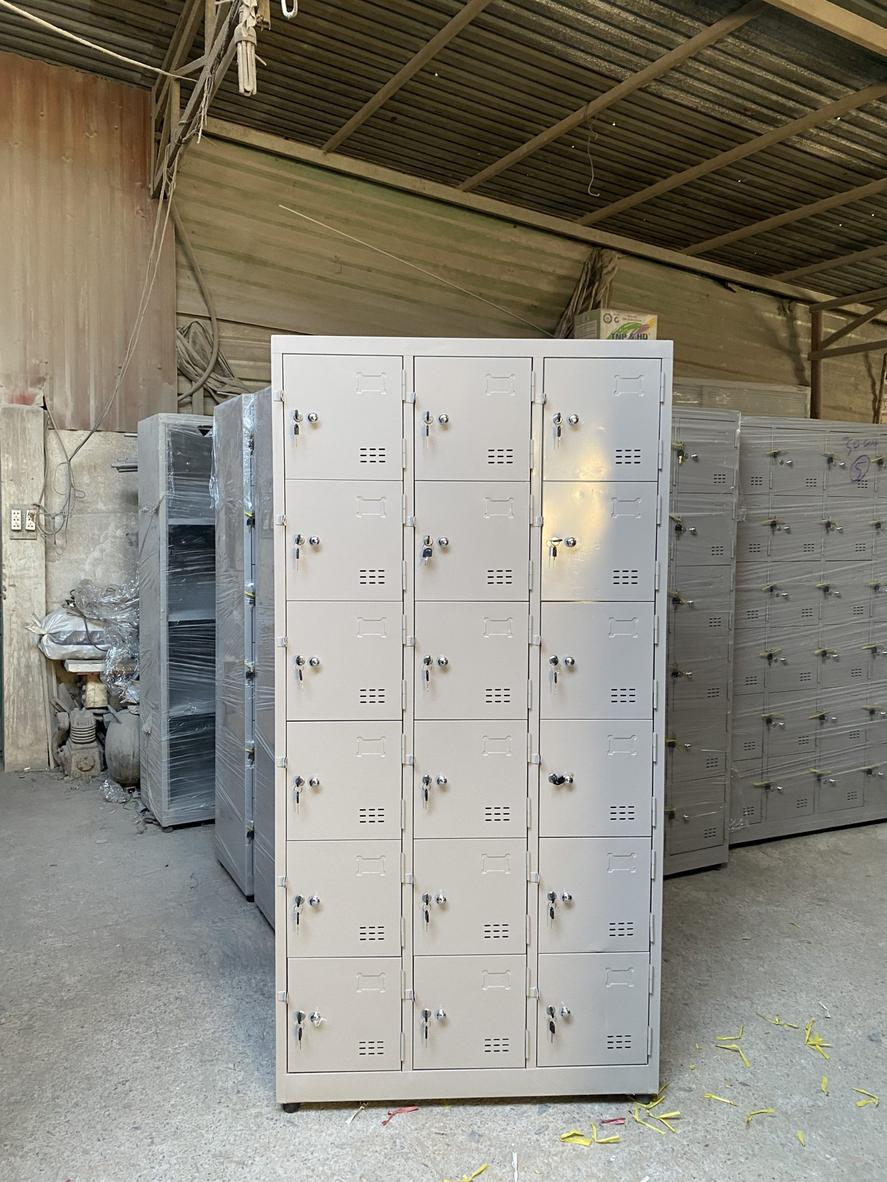 Tủ locker 18 ngăn 3 khoang 18C3K