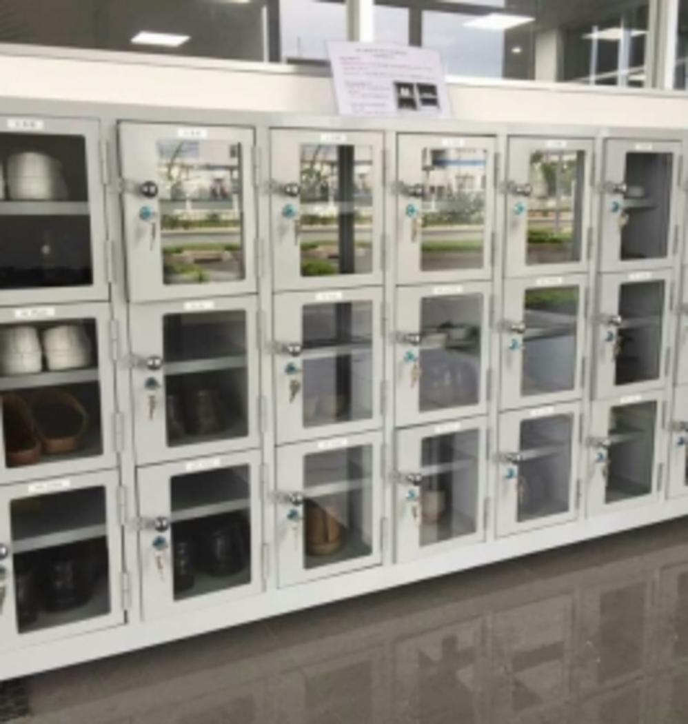 Tủ locker 21 ngăn cánh kính TCK21C7K