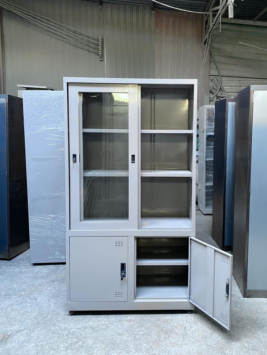 Bề mặt sơn tĩnh điện giúp tủ chống oxy hoá, dễ lau chùi và bền lâu.