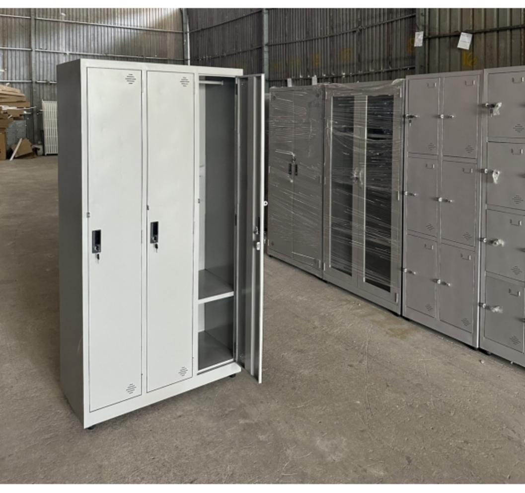 Bề mặt sơn tĩnh điện màu ghi xám — chống ăn mòn, dễ lau chùi.