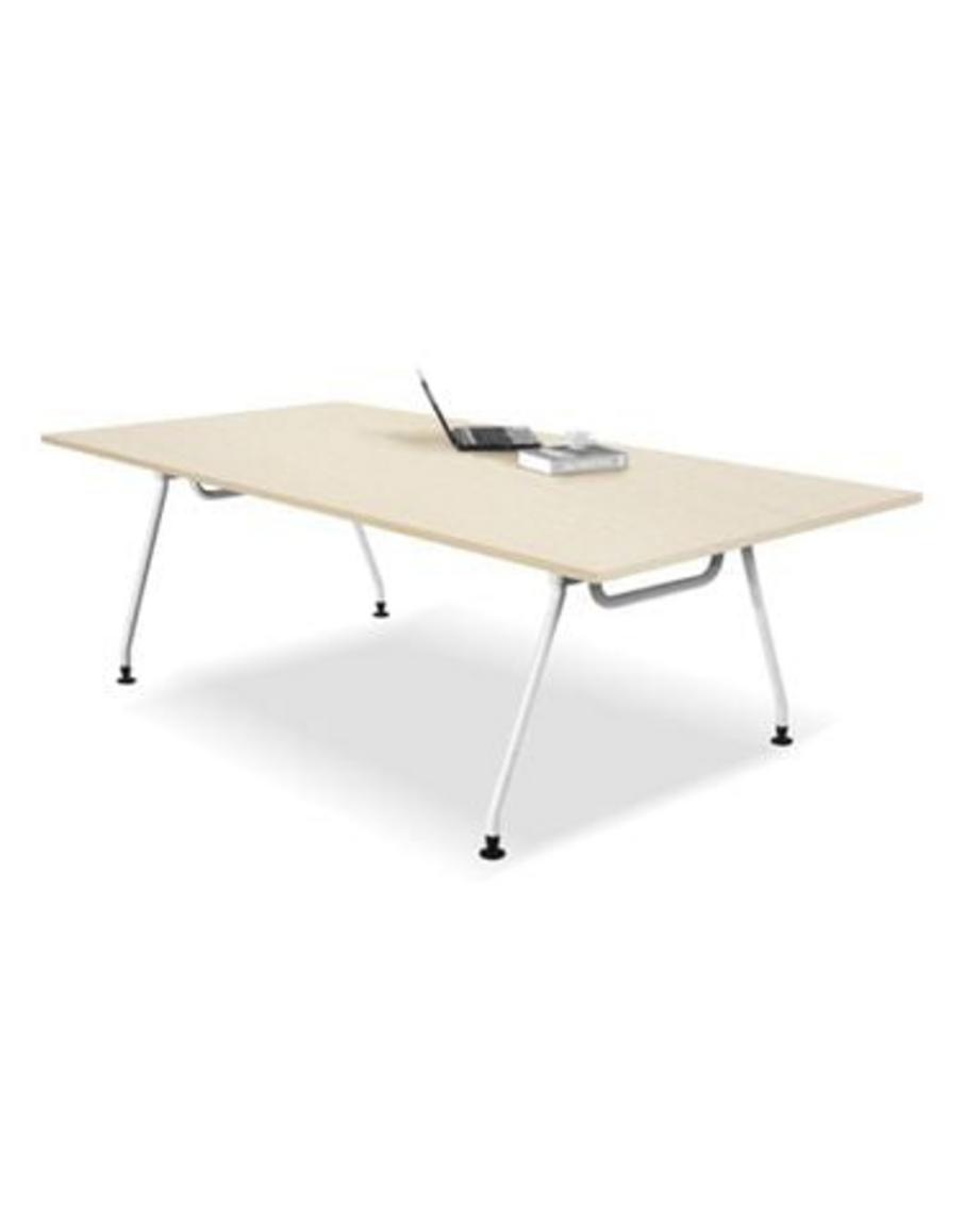 Diện tích khay rộng rãi, phù hợp cho tài liệu, bản vẽ lớn và laptop.