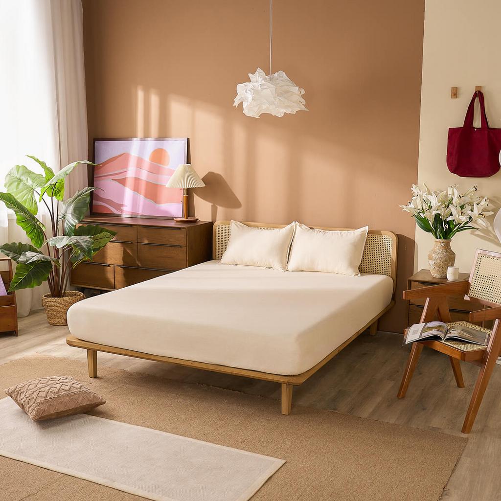 Ga chun ôm sát nệm dày dưới 25cm, góc chụp cho thấy chun chắc và ôm khít.