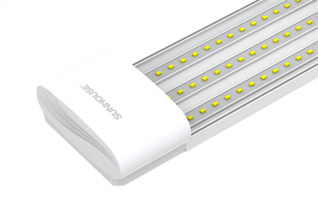 Quang thông 8975 Lm — ánh sáng phủ rộng, phù hợp phòng khách, cửa hàng và văn phòng.