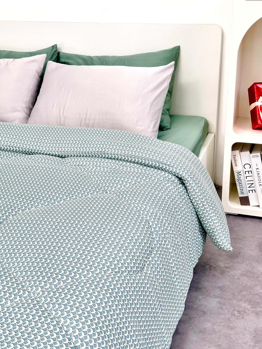 Vải cotton co giãn 4 chiều — mềm mại, ôm sát, bền sau giặt.