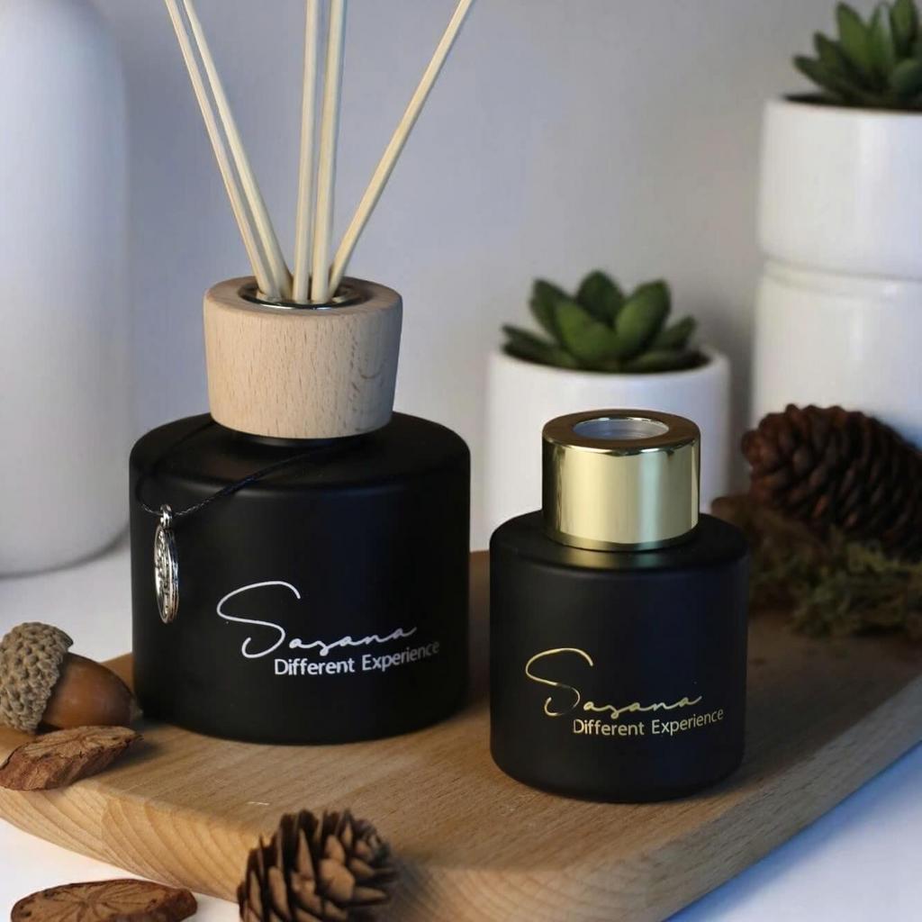 Hình minh họa từng tính năng chính của tinh dầu que cắm Sasana.