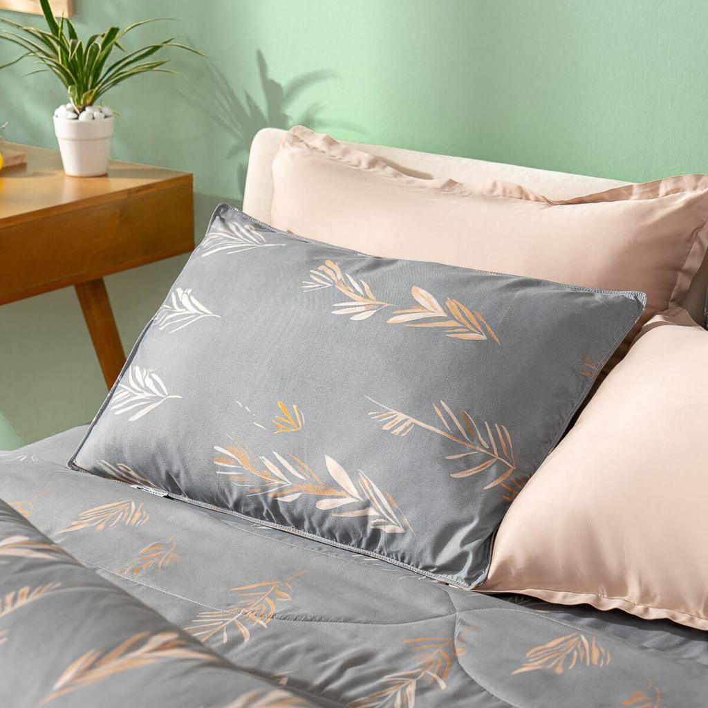 Giữ form và màu sắc sau nhiều lần giặt — ít phải ủi.