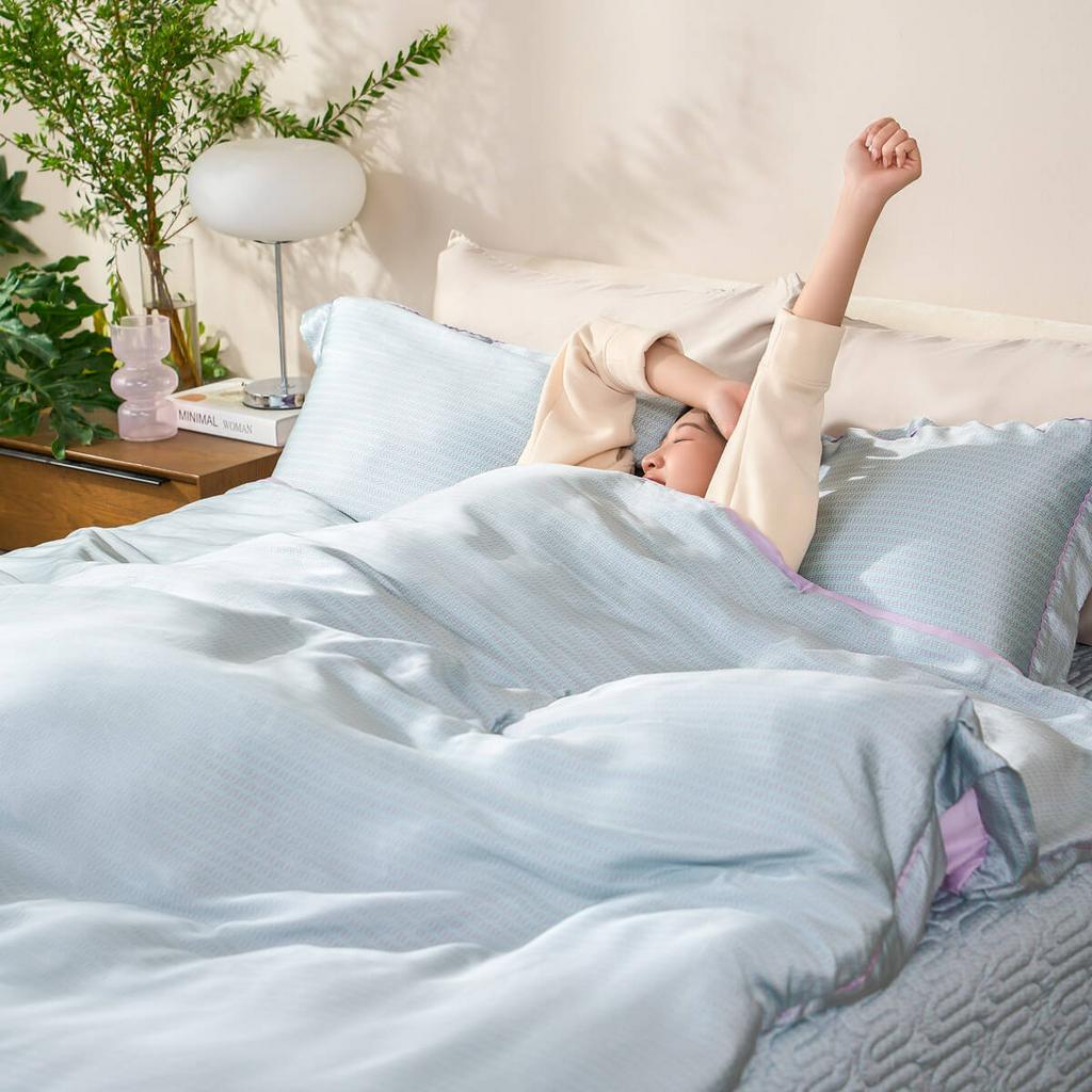 Chun chần ôm nệm — giữ form và chống xô lệch.