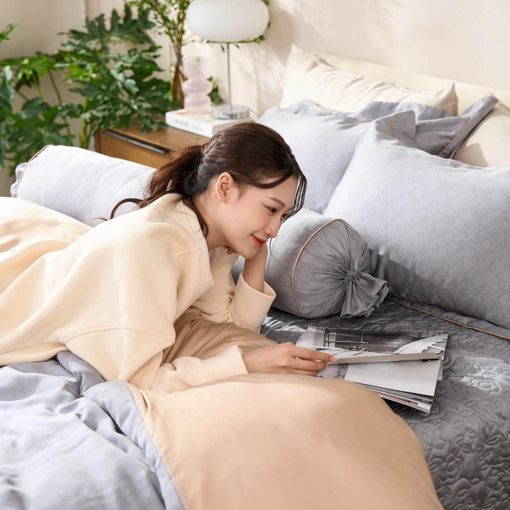 Mật độ sợi T300 và kỹ thuật in hoạt tính giúp sản phẩm bền màu.