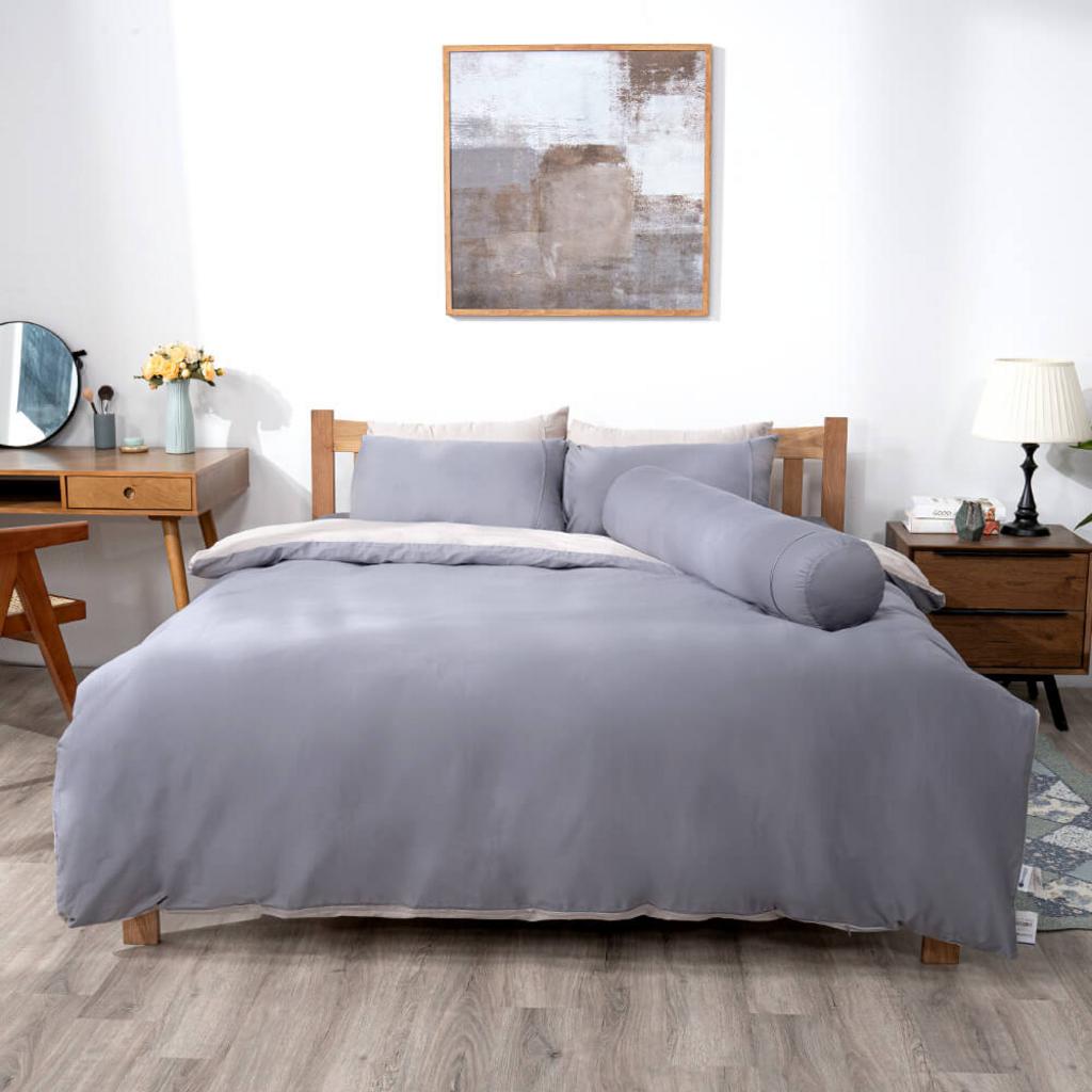 Vỏ chăn Cotton Satin mang lại vẻ sang trọng và cảm giác thoáng mát.