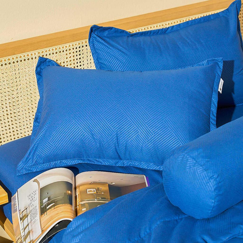 Hướng dẫn giặt nhẹ nhàng và minh họa sản phẩm giữ form sau giặt.