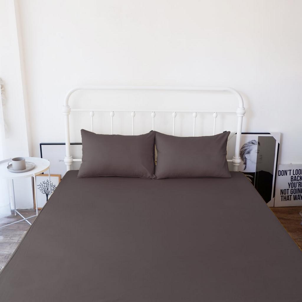 Sateen linh hoạt cho cả mùa hè và mùa đông — thoáng khí, thấm hút mồ hôi tốt.