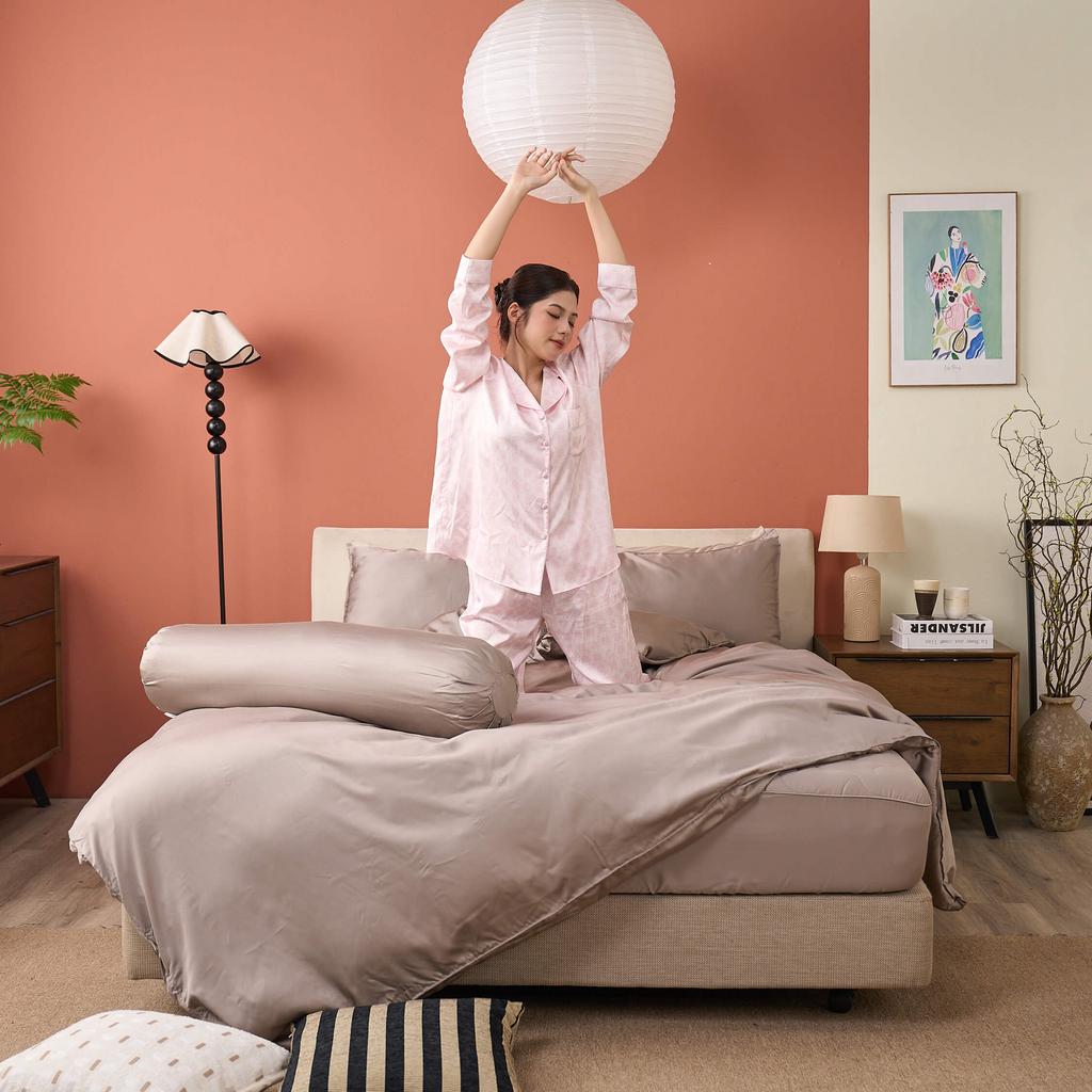 Độ bền cao và hướng dẫn bảo quản giúp giữ form lâu dài.