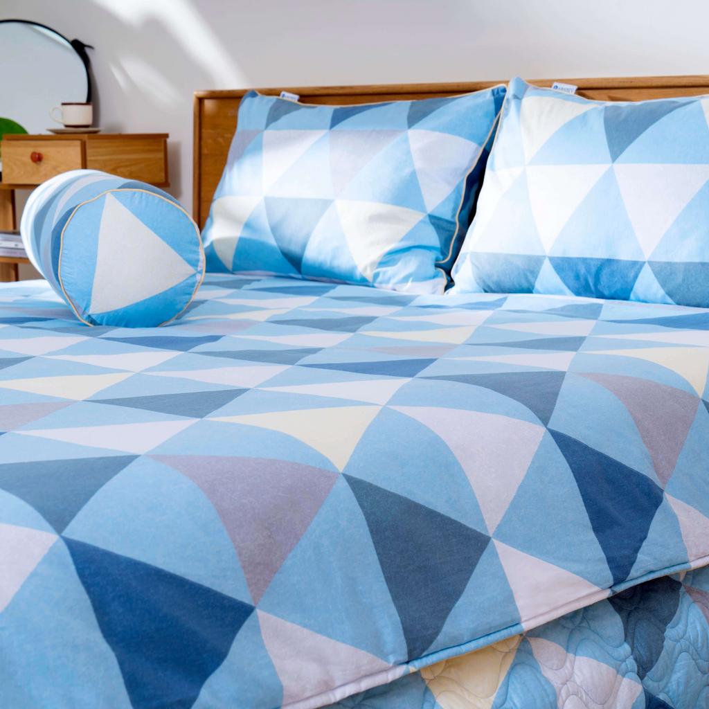 Công nghệ in màu hiện đại đảm bảo độ bền màu cao.