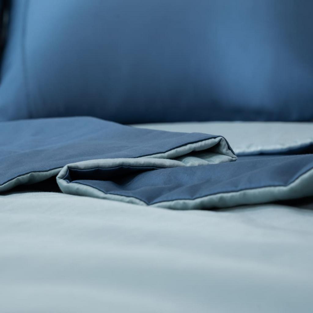 Vải vỏ Cotton Satin — mịn mượt, thân thiện với da nhạy cảm.