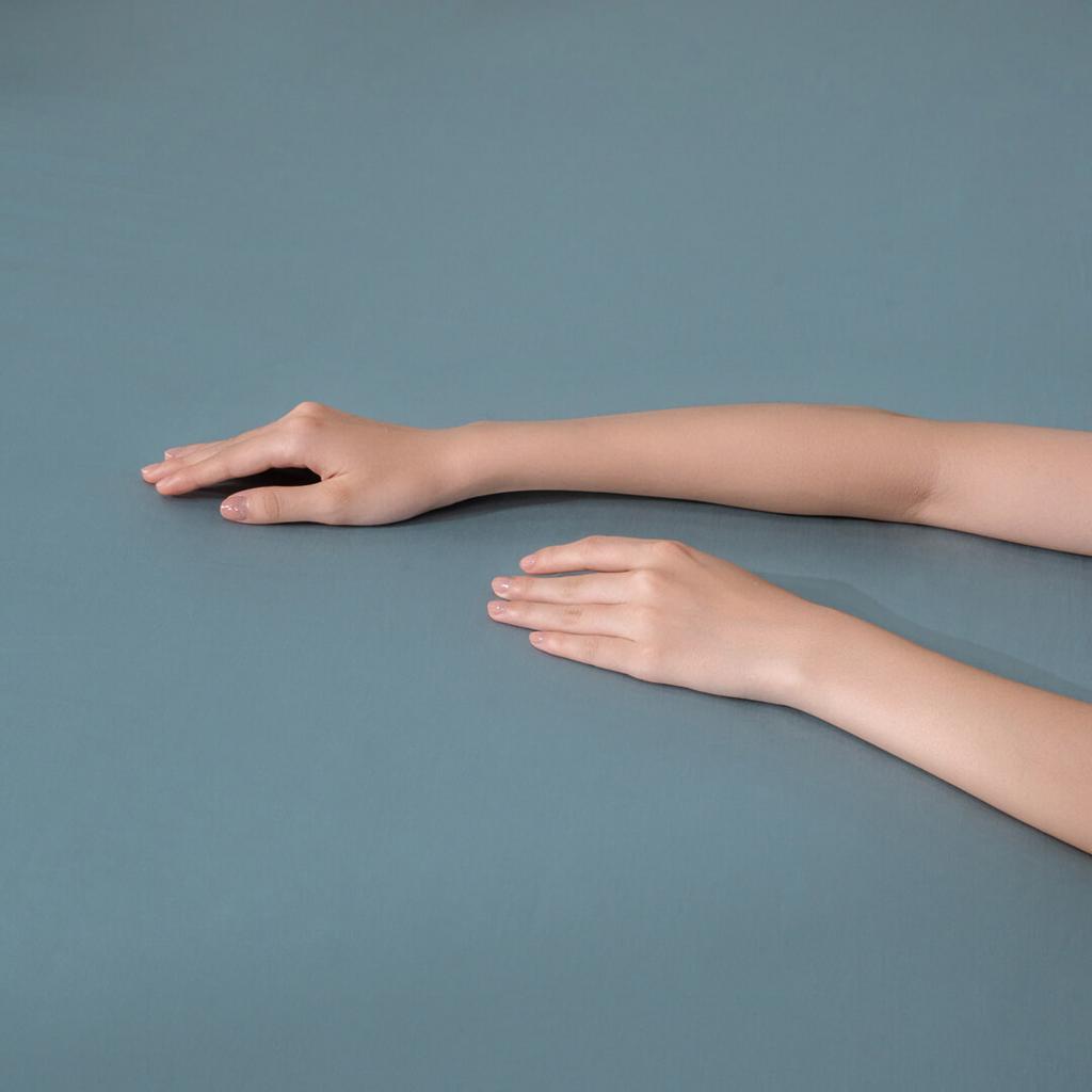 Cotton satin ~300 TC: mịn, bóng nhẹ và thoáng khí.