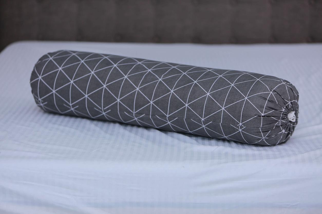 Thiết kế mã 121: họa tiết hoa tông xanh, dễ phối chăn ga.