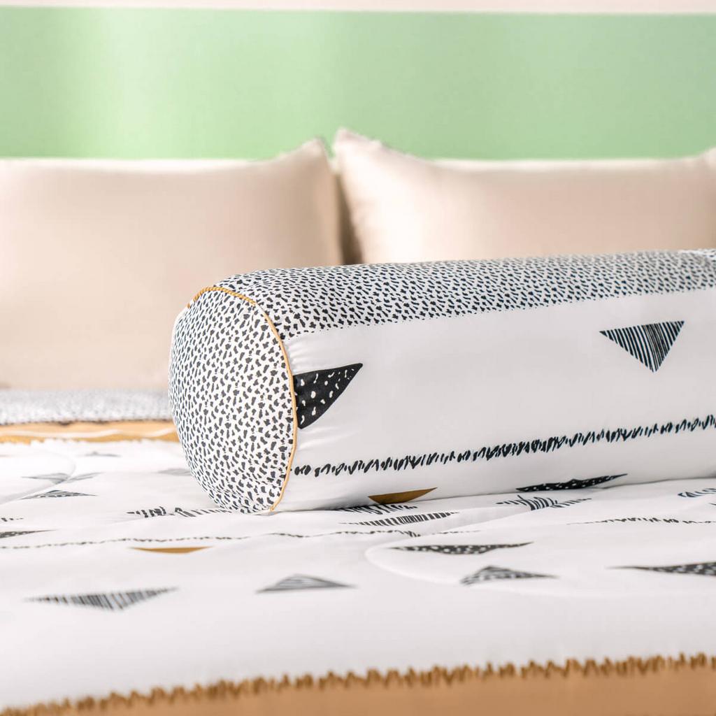 Bộ 4 chi tiết đầy đủ và ga chun ôm sát mọi góc nệm.