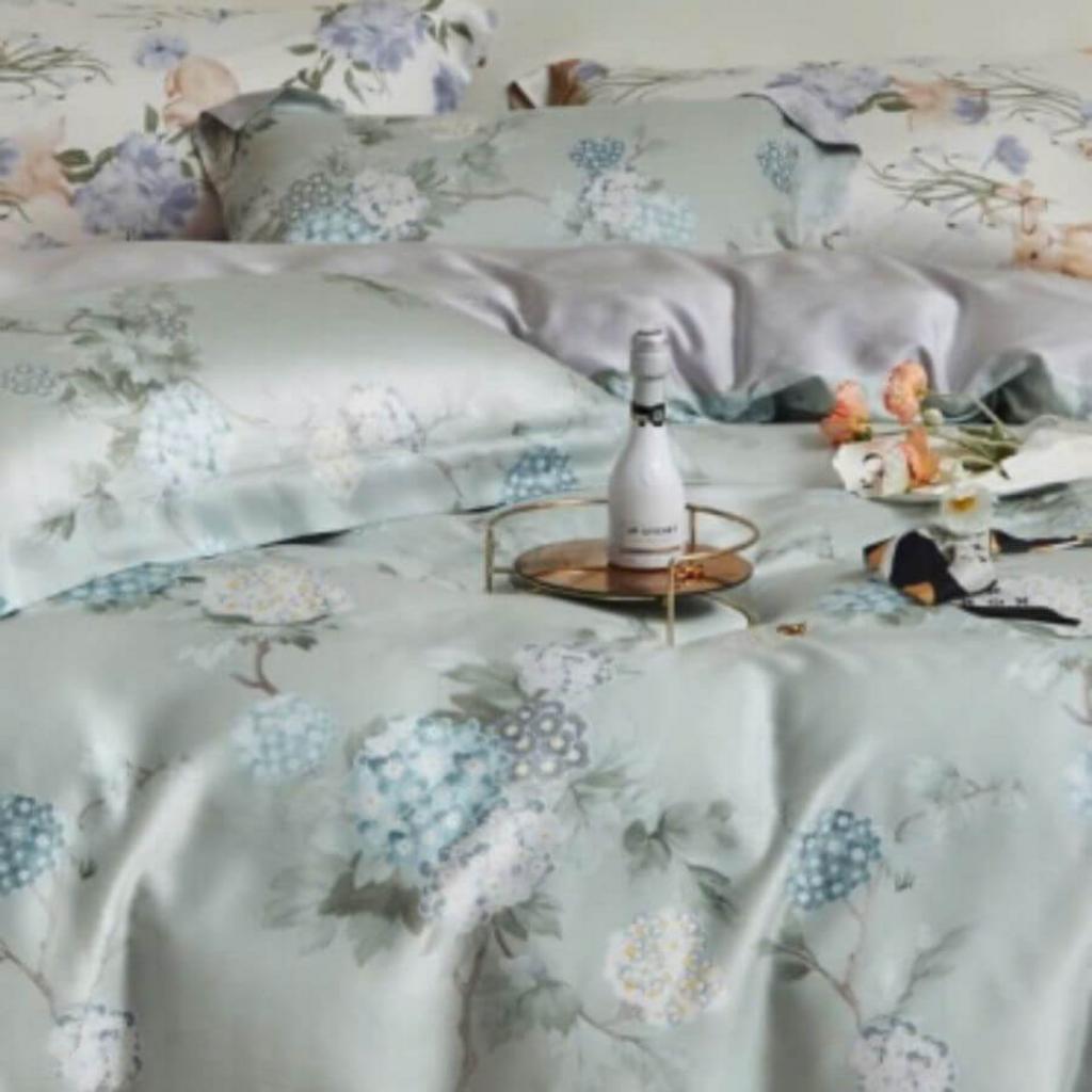 Tencel hút ẩm hiệu quả, giúp bề mặt ga luôn khô thoáng.