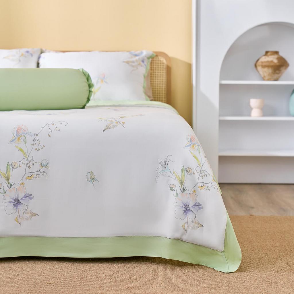 Minh họa công nghệ Nano kháng khuẩn và khả năng giữ màu, chống nhăn.