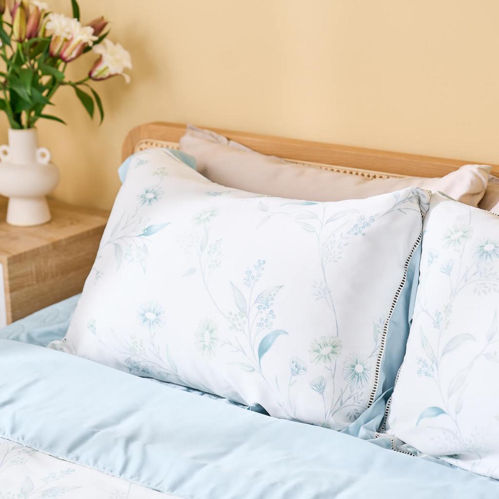 Công nghệ Nano trên bề mặt vải giúp kháng khuẩn và hạn chế mùi.