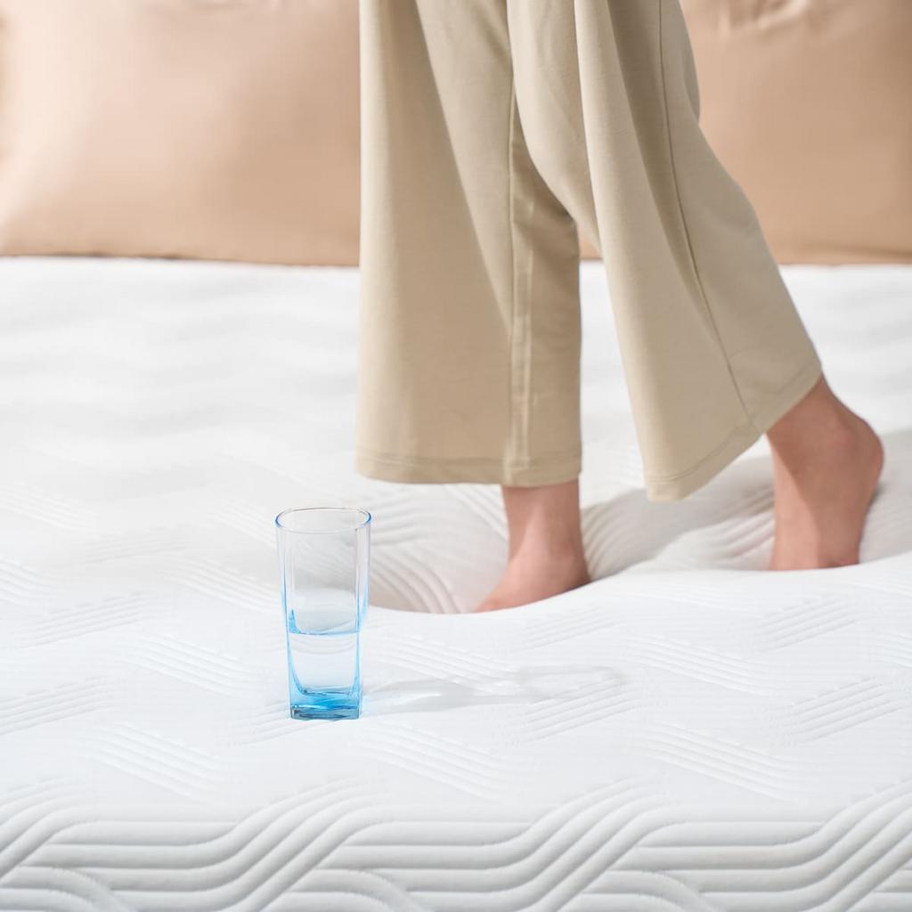 Vỏ SmartCool™ mát và QuickRefresh™ dễ tháo giặt.