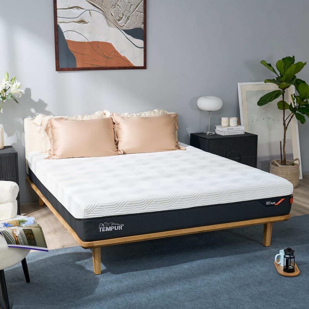 TEMPUR® Advanced Material ôm sát điểm áp lực, giúp giảm đau vai lưng.