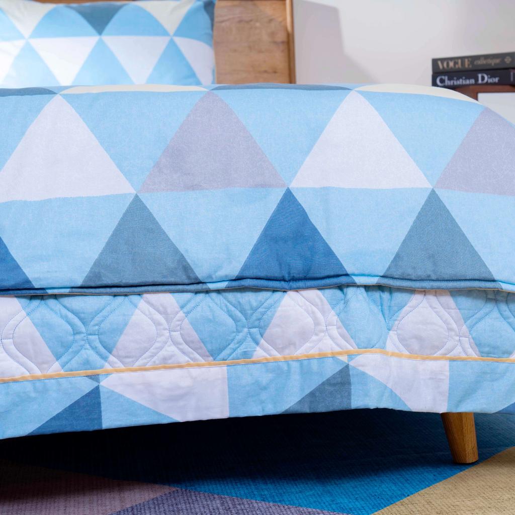 Bộ 5 chi tiết — đồng bộ, dễ phối cho phòng ngủ hoàn thiện.