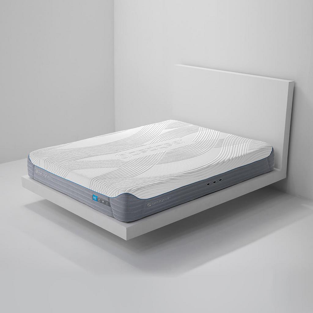 Vỏ Ver‑Tex + Air‑X mesh tạo hiệu ứng thoáng khí kép, mát hơn cho khí hậu Việt Nam.