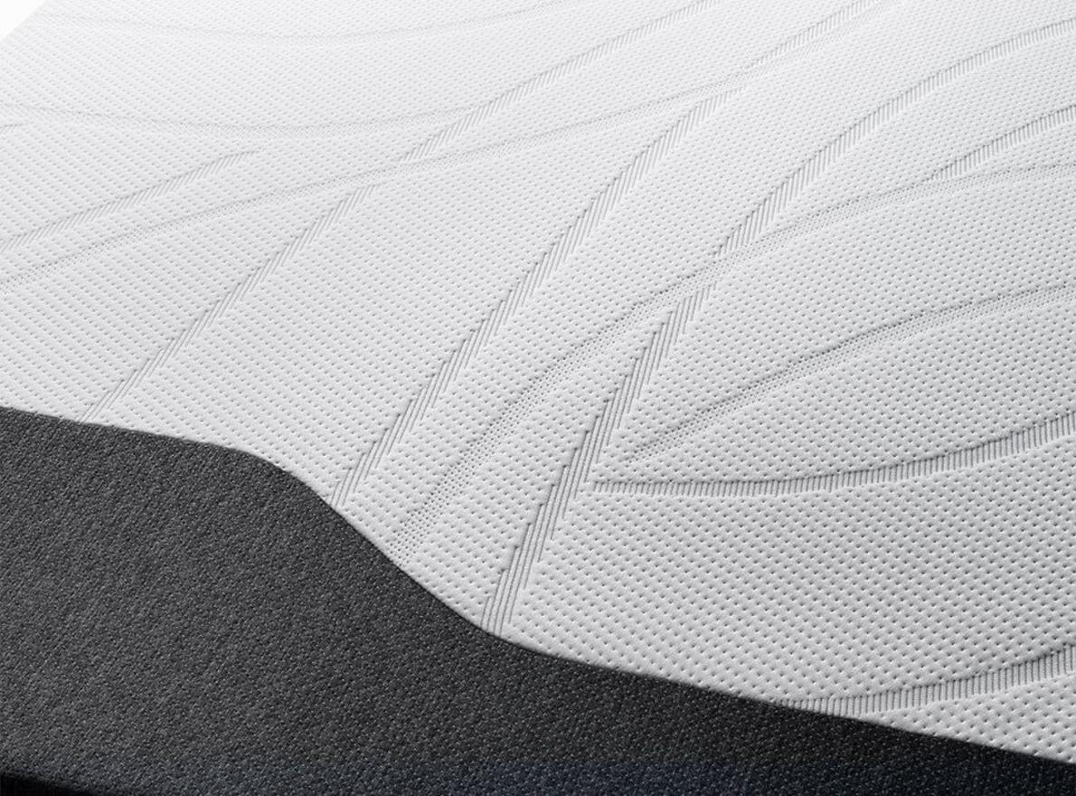 Độ cứng Firm giúp giữ thẳng cột sống và giảm đau lưng.