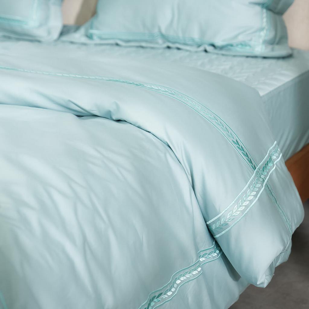 Ga chun bo góc sâu ~25cm ôm chắc cả nệm dày.