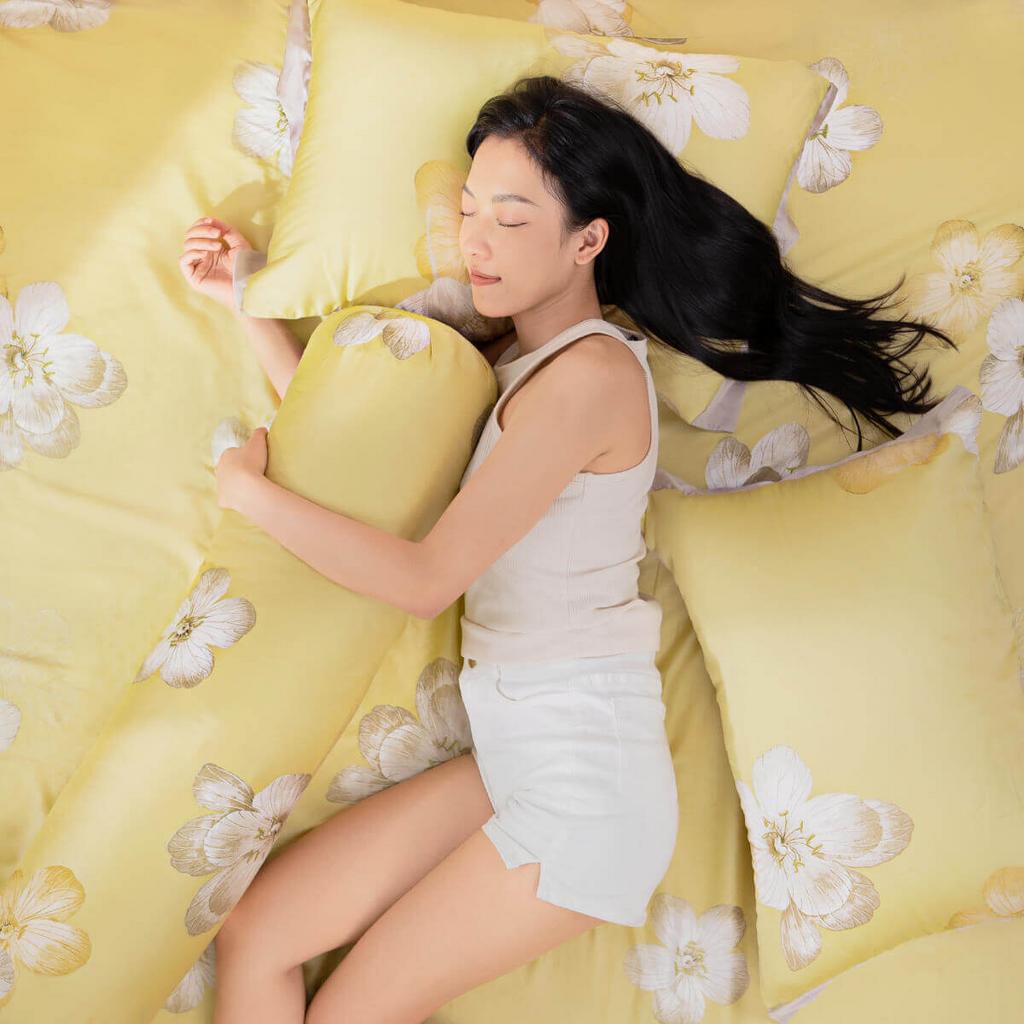 Bộ ga chun Amando Bliss TC002 trên giường thực tế — mát lạnh và ôm khít nệm.