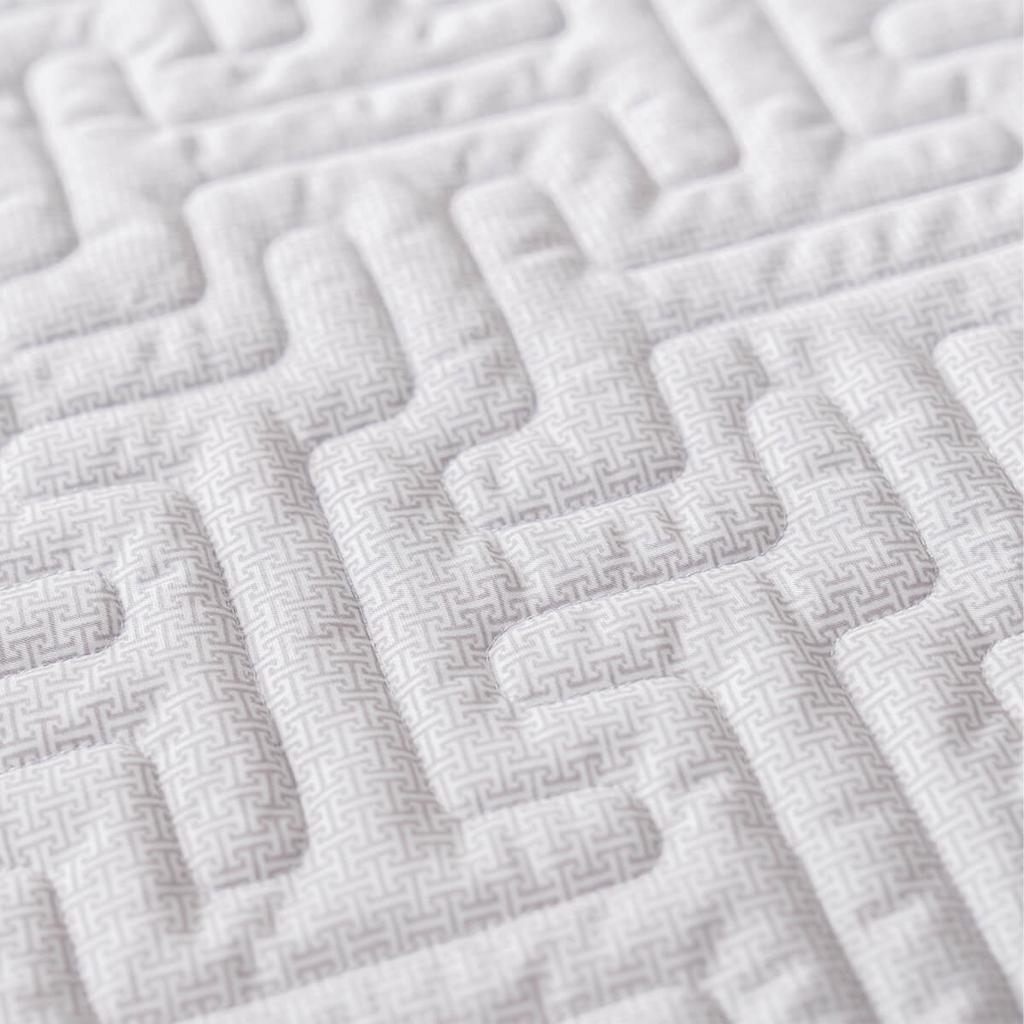 Bộ chăn ga Amando Élan 5 chi tiết màu xám — mềm mượt, ôm nệm, hoàn thiện phòng ngủ sang trọng.