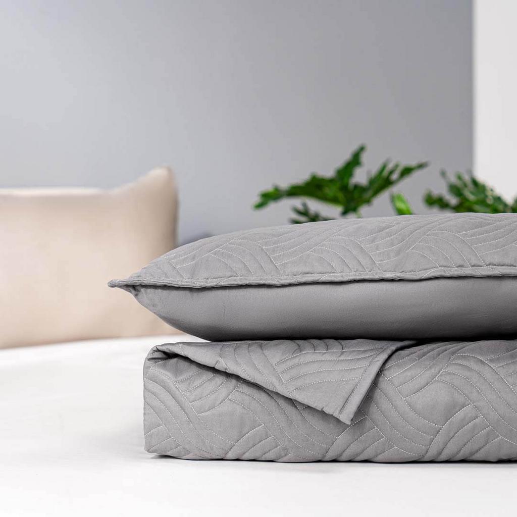Bộ chăn chần Microfiber Amando Luna: mềm mại, kháng khuẩn, phù hợp cho cả gia đình.