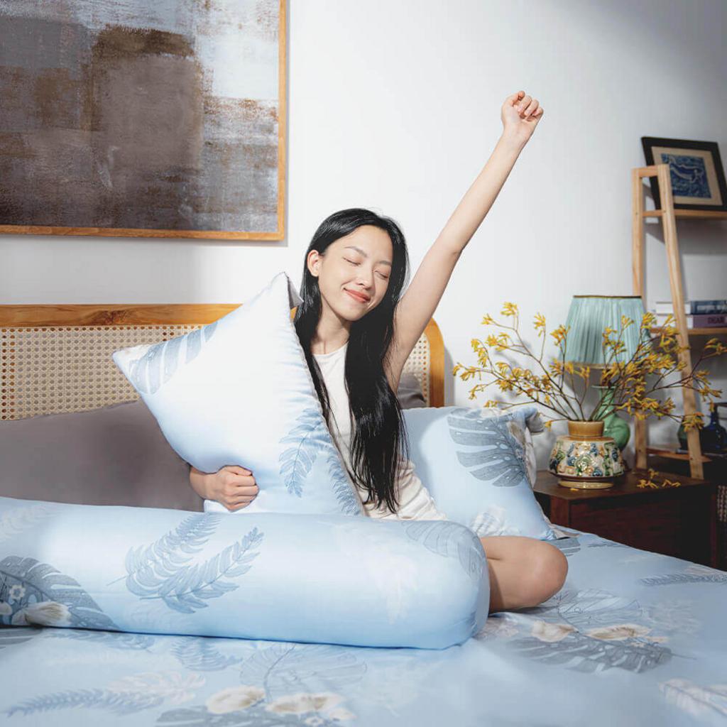 Bộ ga chun Amando Bliss TC004 trải trên nệm, hiển thị cấu trúc vải tencel mịn và màu sắc chuẩn.