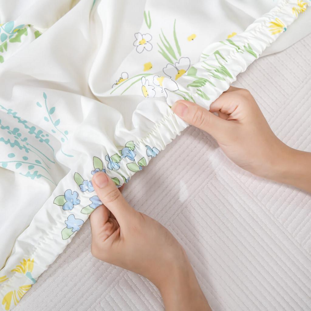 Bộ ga chun Tencel Amando Celia màu trắng — mềm mượt, mát lạnh, phối dễ với mọi nội thất.