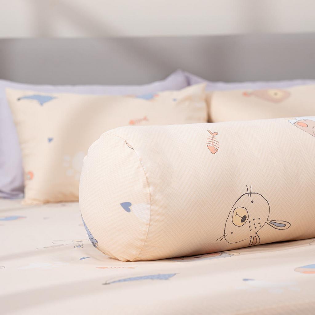 Hero image: Bộ ga chun Tencel Amando Celia TP010 trải trên nệm, phô diễn độ mềm và độ rủ của vải.