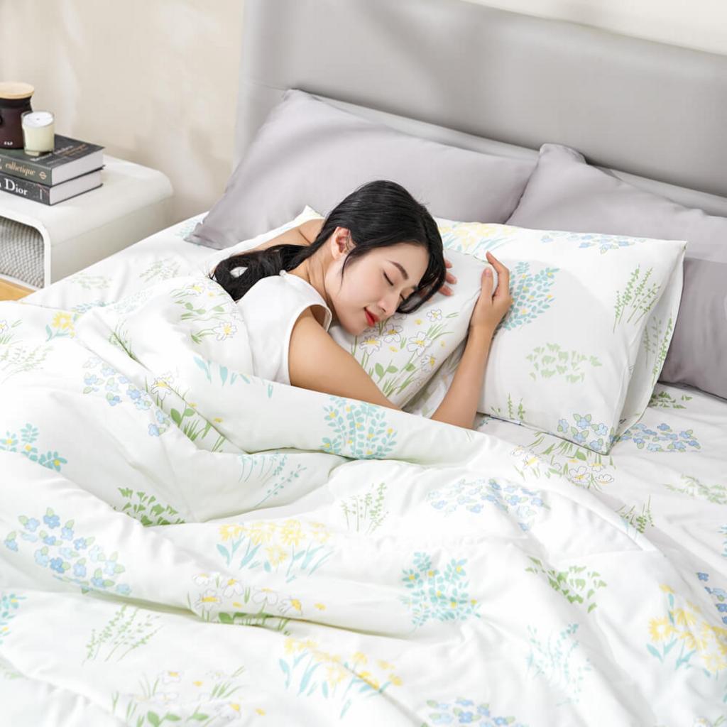 Chăn chần Tencel Amando Celia — mát như resort, nhiều màu lựa chọn.