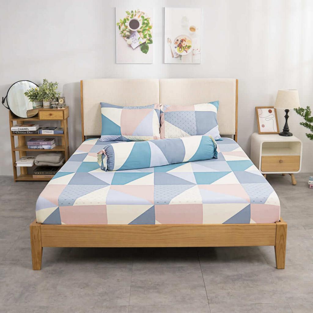 Hero image: Vỏ gối tencel Amando Silky 25 trên giường — bề mặt bóng mượt, cảm giác lụa.