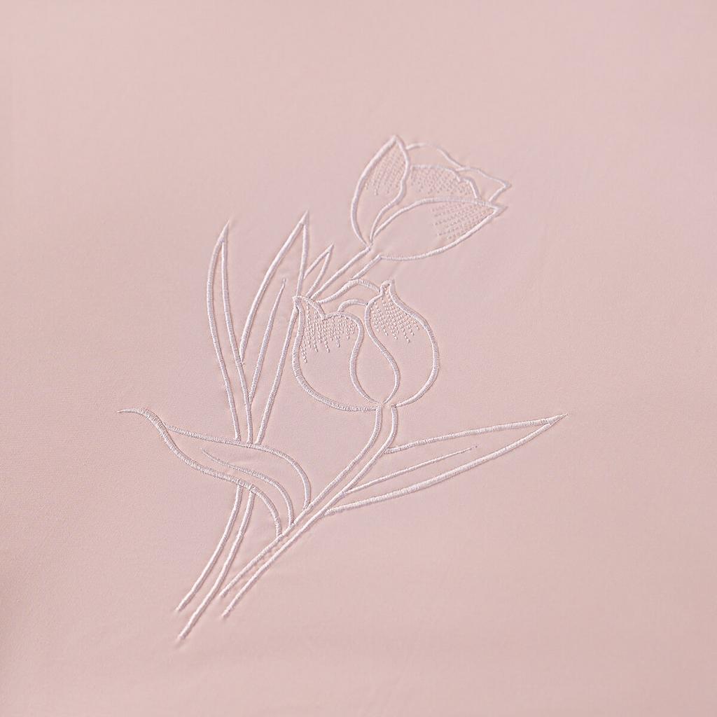 Chất liệu có đặc tính kháng khuẩn, thân thiện cho da nhạy cảm.