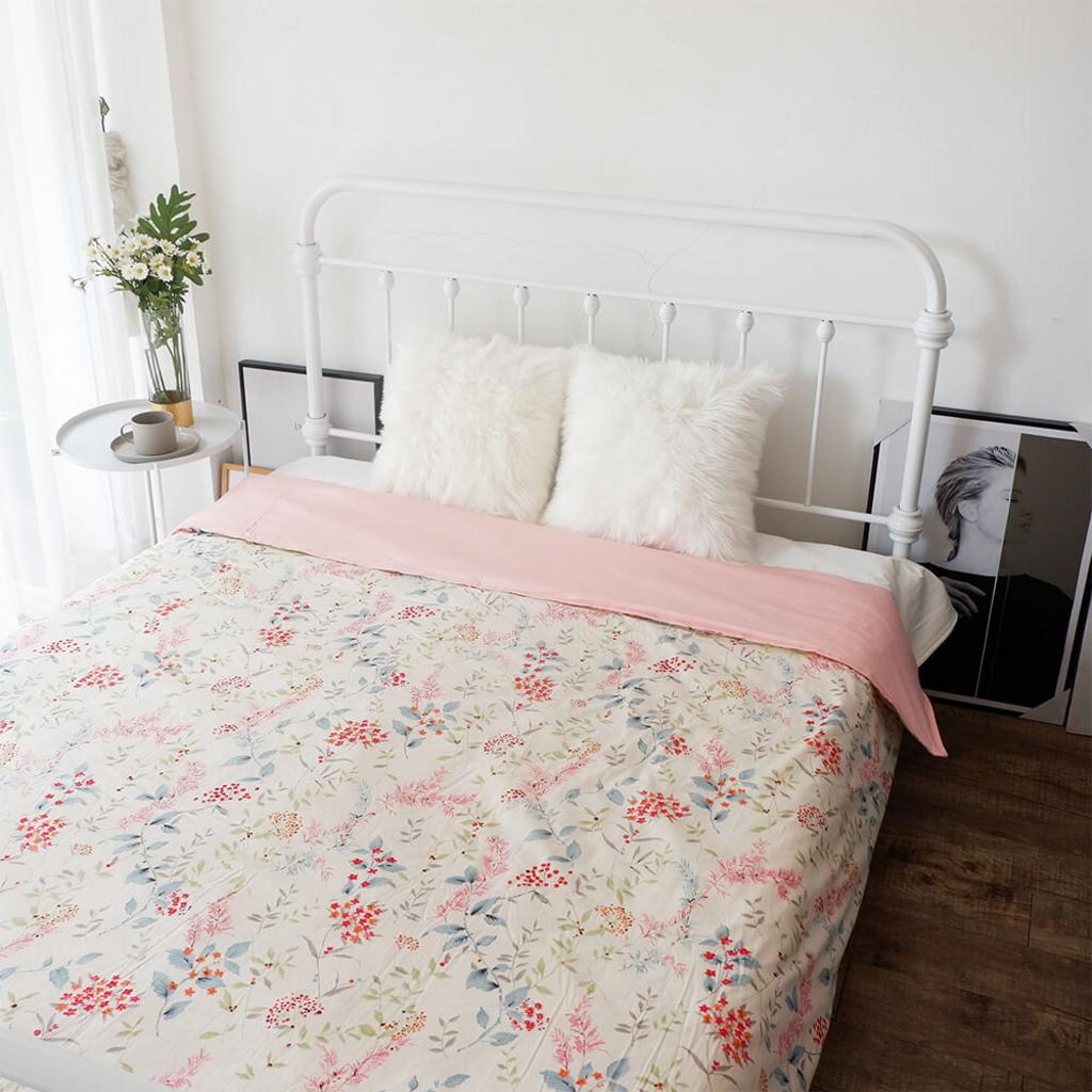 Kích thước chuẩn 200x220cm — lắp vừa vặn, phù hợp ruột chăn tiêu chuẩn.