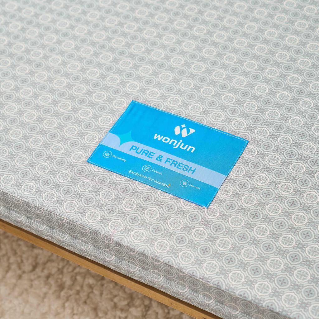 Lõi polyester nén chắc cho lực nâng đồng đều, bảo vệ cột sống.