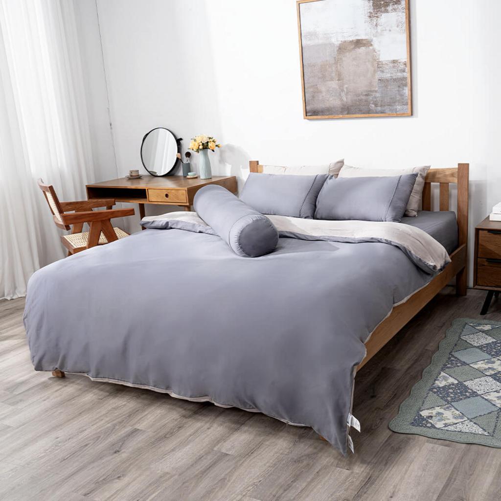 Lớp lót Microfiber bên trong giúp tăng thoáng khí và giảm tĩnh điện.