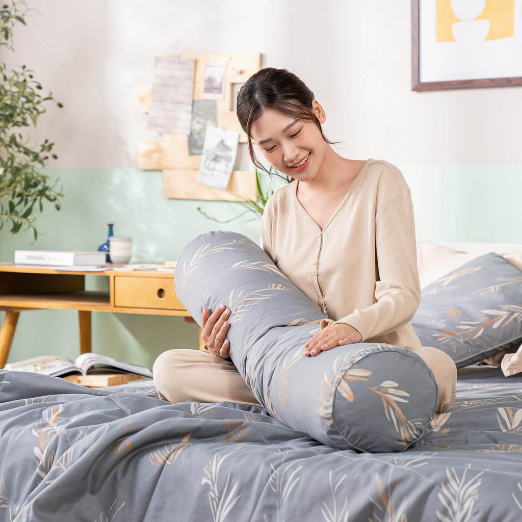 Cận cảnh sợi microfiber — mịn và mượt, lý tưởng cho da nhạy cảm.