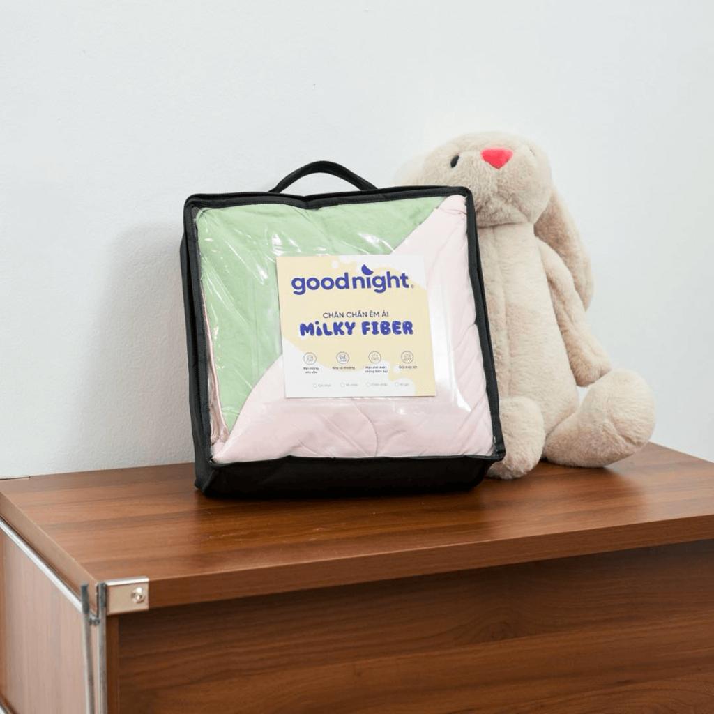 Cận cảnh sợi Milky Microfiber 120gsm: mềm mịn, cấu trúc siêu nhỏ.