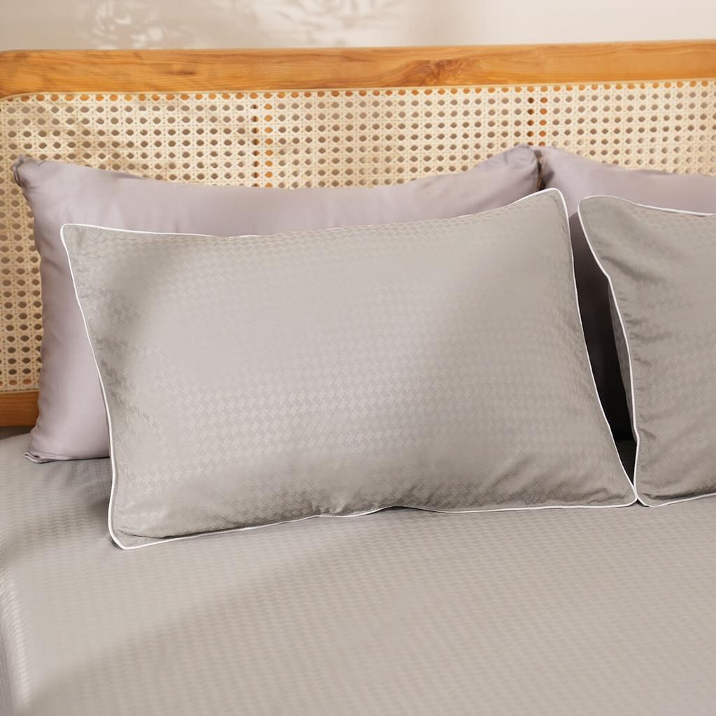 Kết cấu gấm tạo độ sang trọng và mềm mịn cho bề mặt ga.