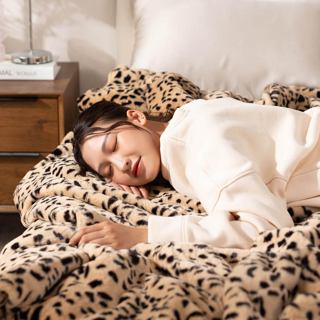 So sánh nhanh: Amando Warm = tối ưu giữa ấm, nhẹ và dễ chăm sóc.