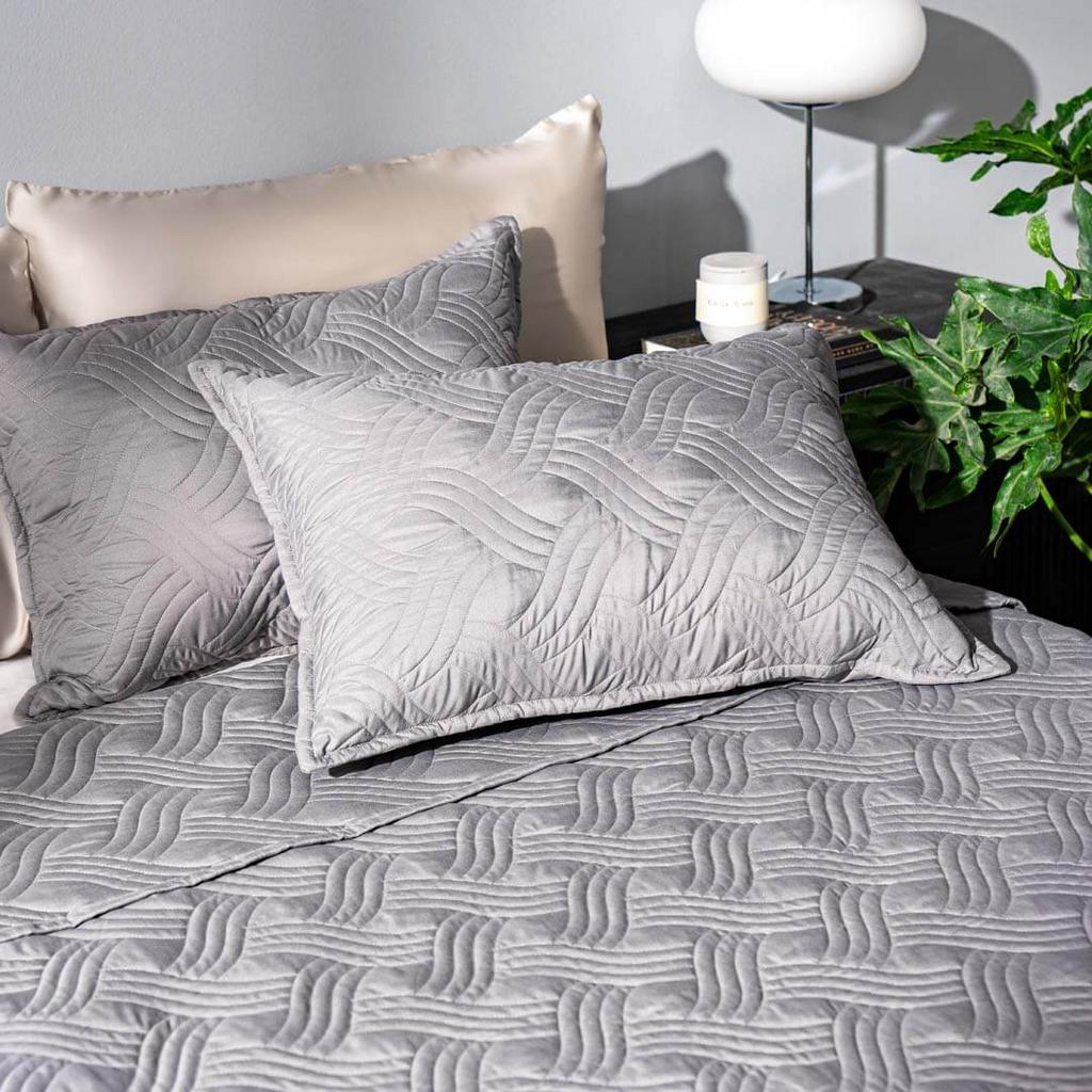 Bộ chăn chần, vỏ gối Microfiber mềm mại, kháng khuẩn Amando Luna 3 chi tiết