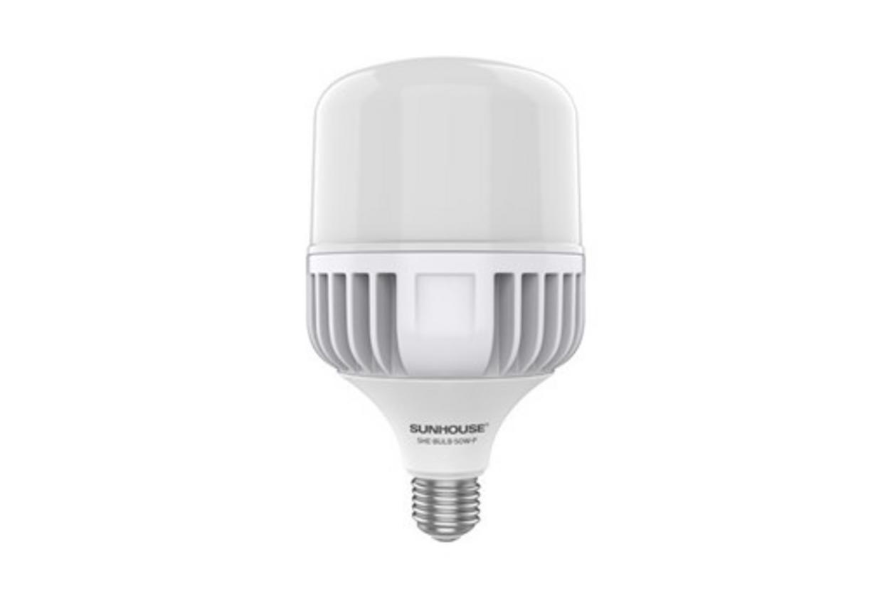 Tản nhiệt nhôm giúp kéo dài tuổi thọ và giữ quang thông ổn định.