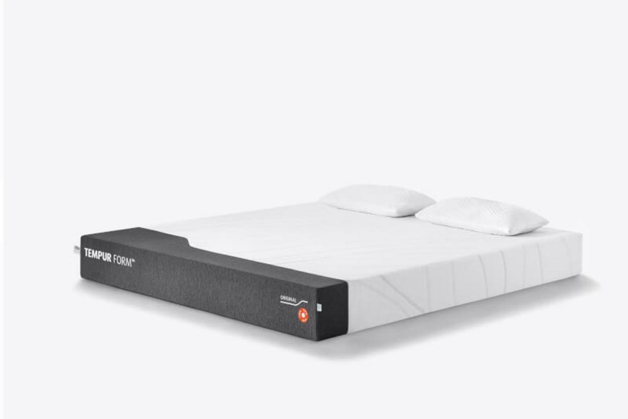 Lớp TEMPUR Adapt™ 5 cm ôm sát cơ thể, giảm điểm áp, hỗ trợ phục hồi.